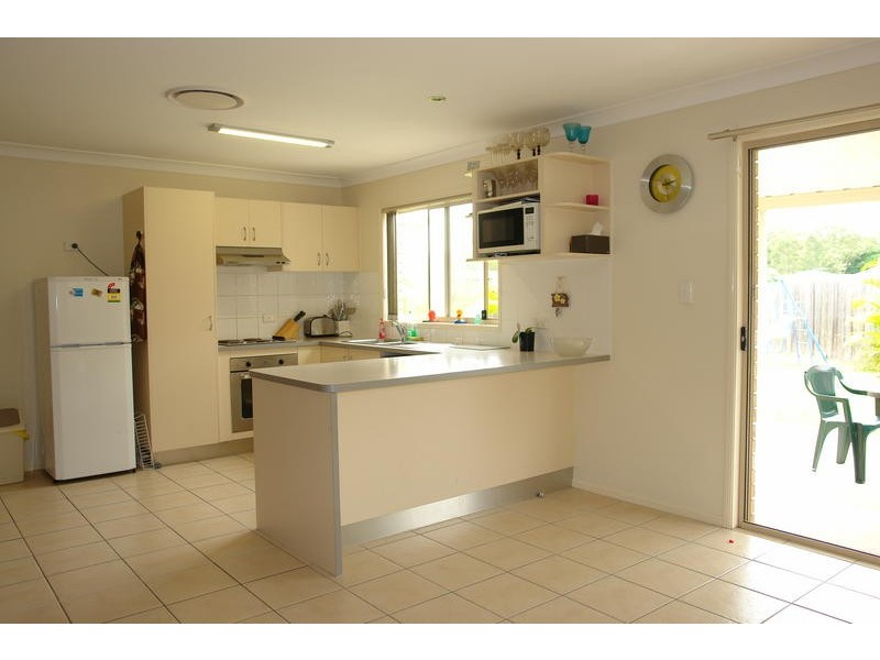 8 Oleosa Close, Moggill QLD 4070